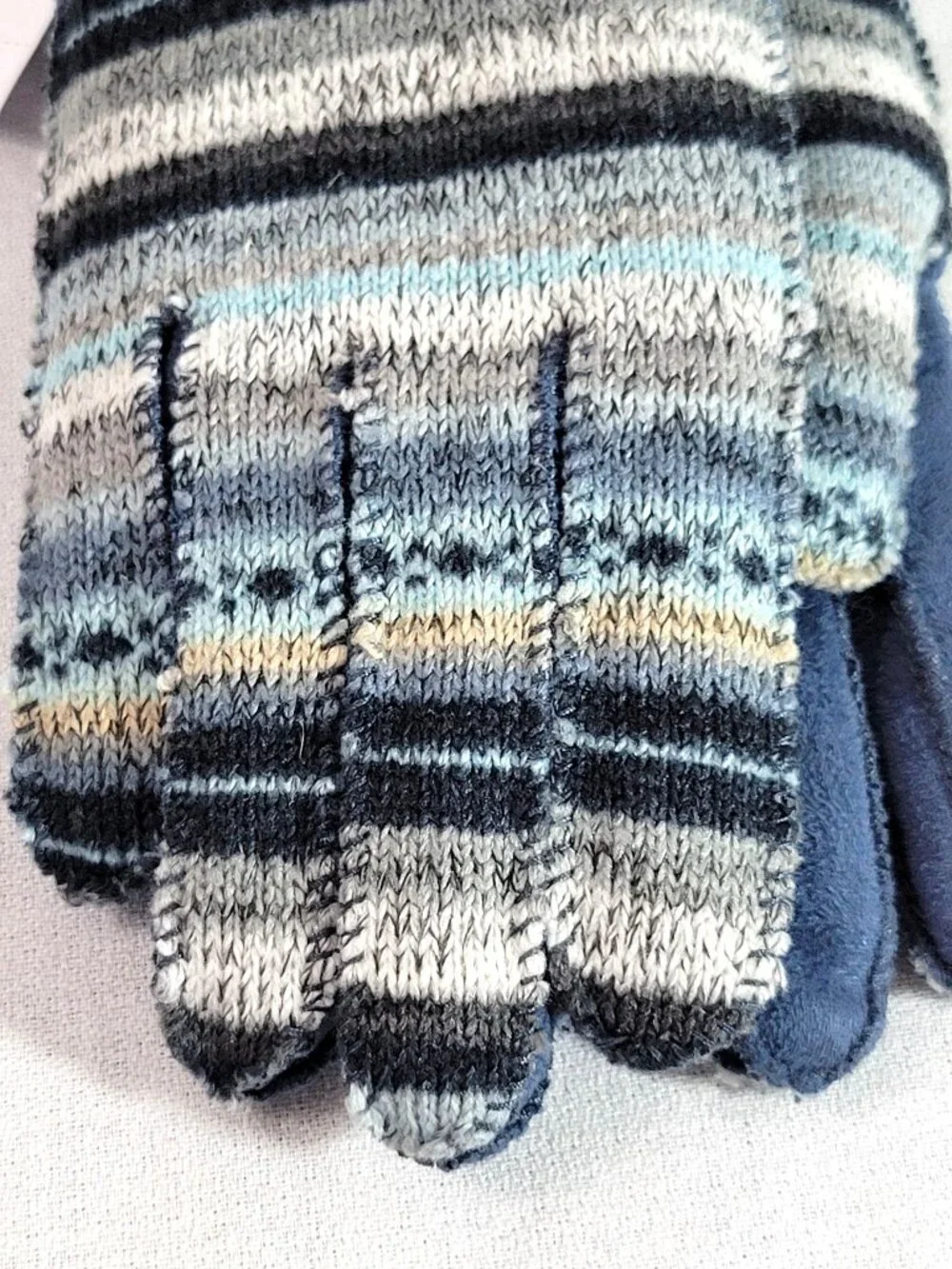 NWT Grandoe Cozy Lamb Striped Knit Sherpa Lined Mittens Size M Blue Gray
